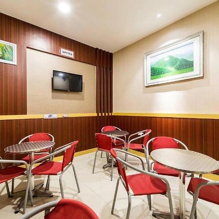 Oyo 279 Deli Homestay Medan Zewnętrze zdjęcie