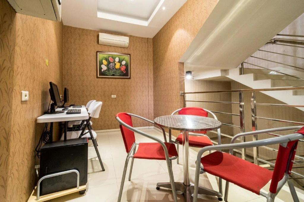 Oyo 279 Deli Homestay Medan Zewnętrze zdjęcie